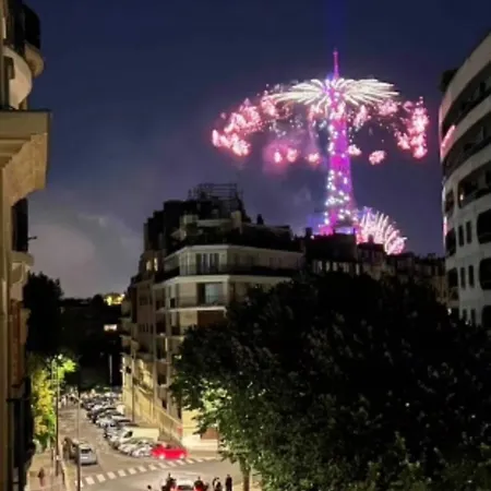 Avec Magnifique Vue Tour Eiffel Parigi